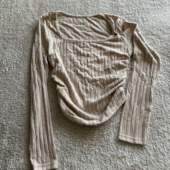 NWOT EZwear Square Neck Ruched Side Crop Tee (L) Cream - Picture 2 of 2